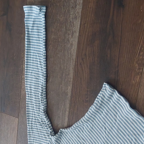 Cropped turtleneck - Picture 3 of 5